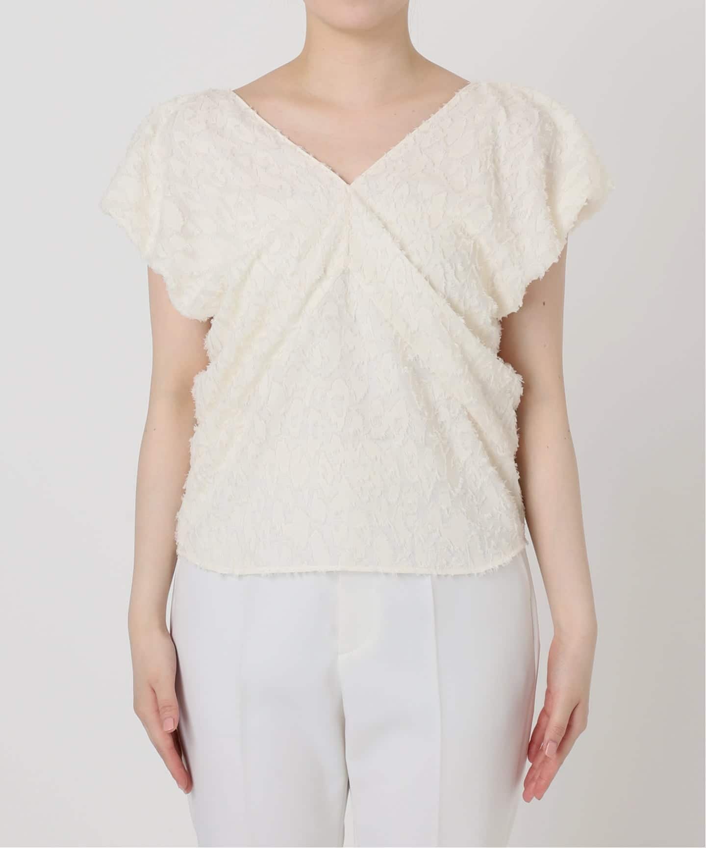 NOBLE｜【洗える】レオパードジャガードデコルテVブラウス | Rakuten