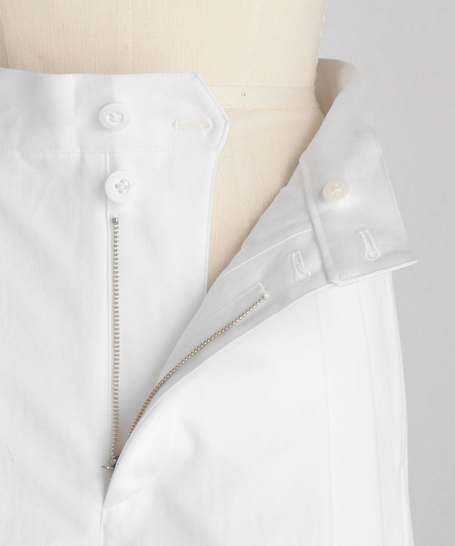 LOEFF コットンツイル 2タックパンツ LOEFF（ロエフ）の「＜LOEFF＞ コットンツイル 2タックパンツ②