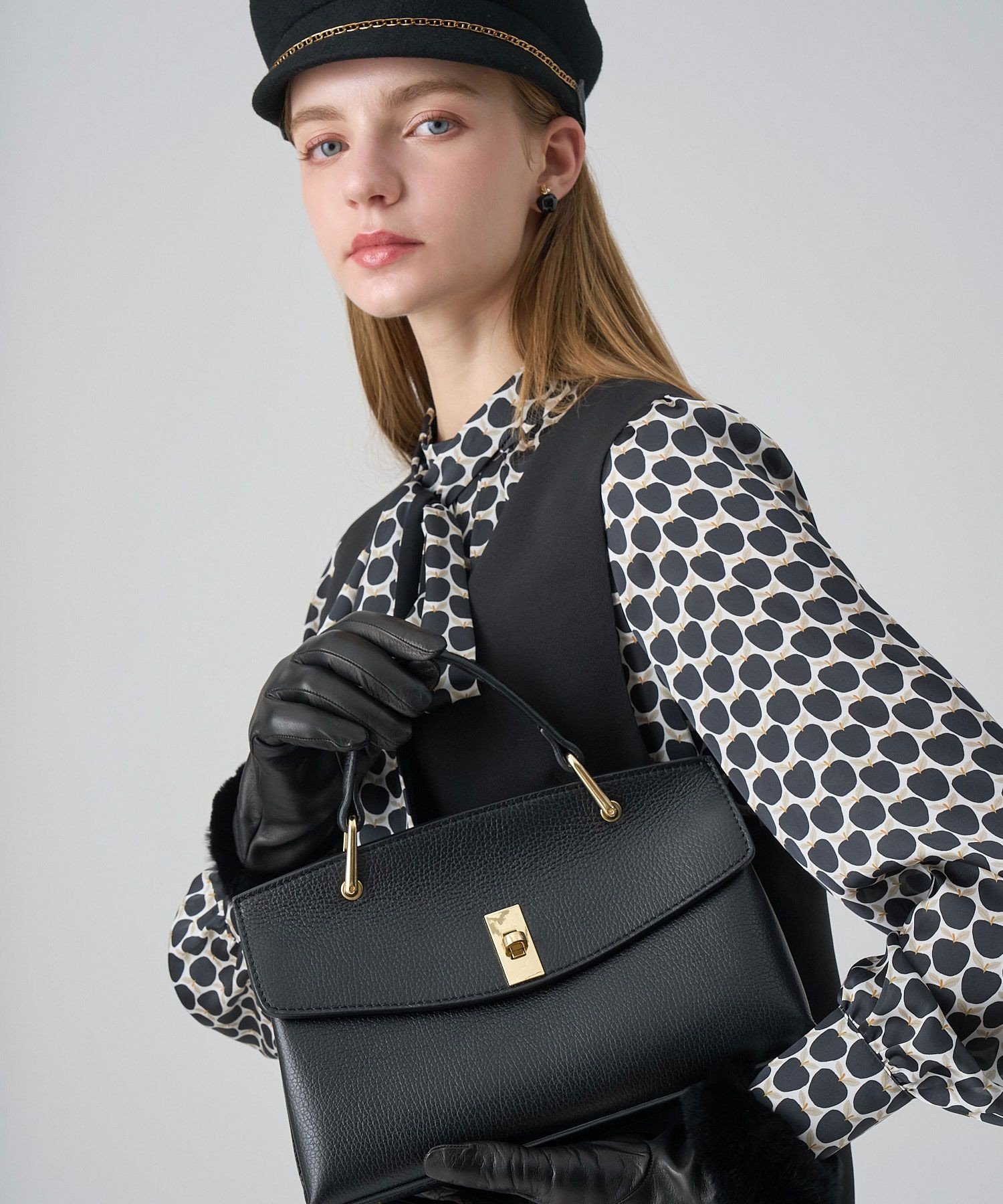 ANAYI｜◇シュリンク革トップハンドル ハンドバッグ | Rakuten Fashion