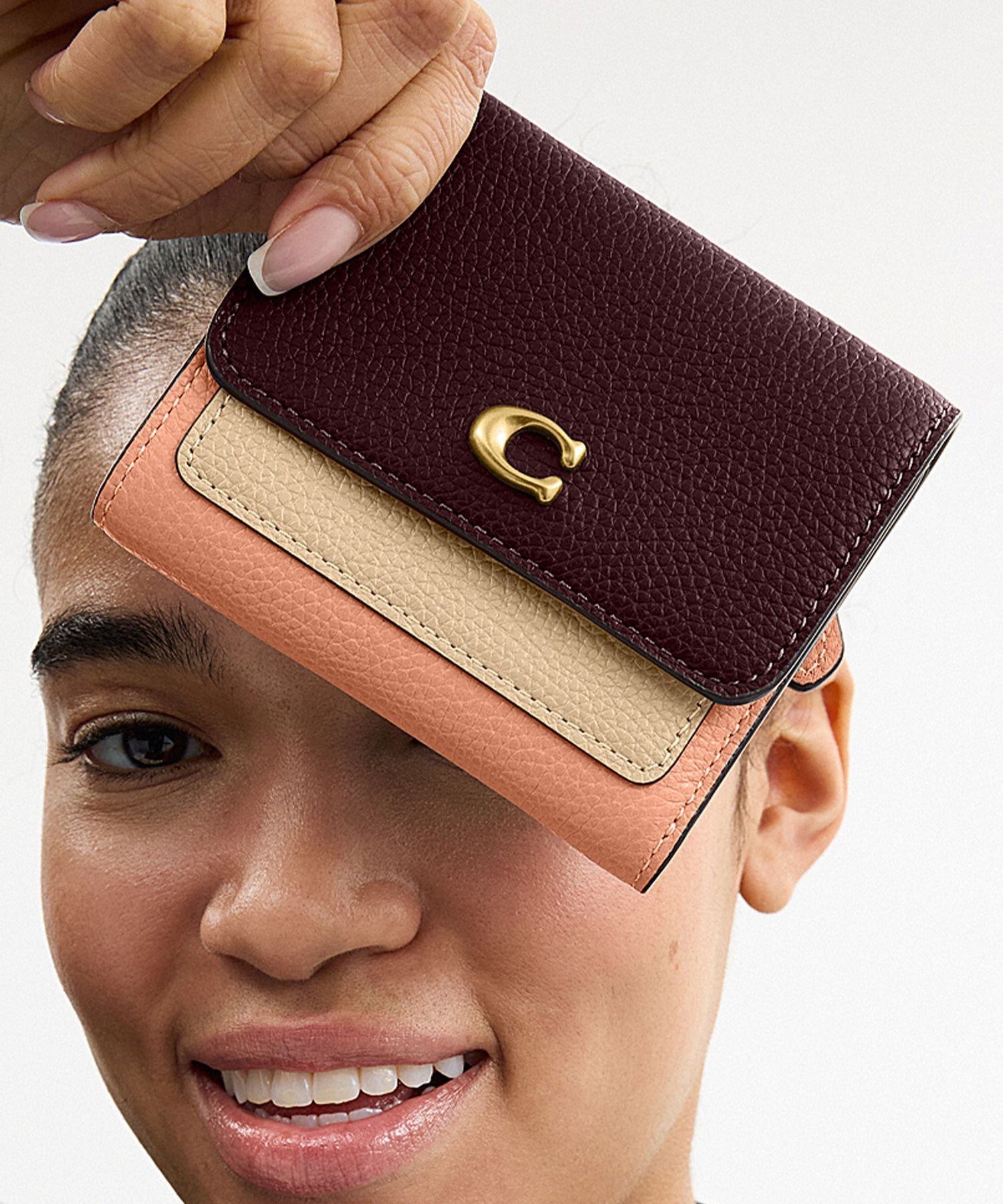 COACH｜【公式】ミラ スモール フラップ ウォレット・カラーブロック