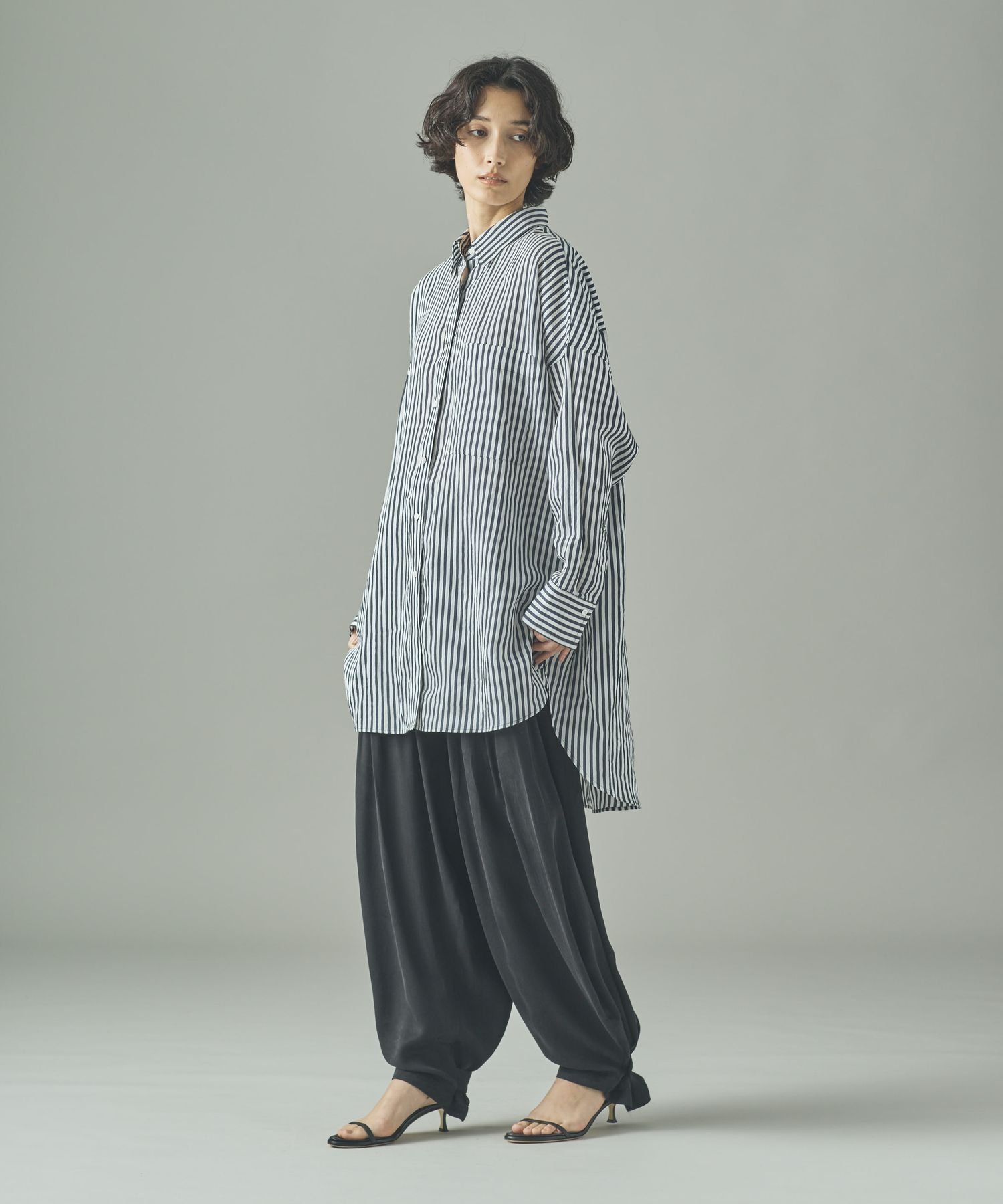 Curensology｜サテンタックパンツ | Rakuten Fashion(楽天ファッション