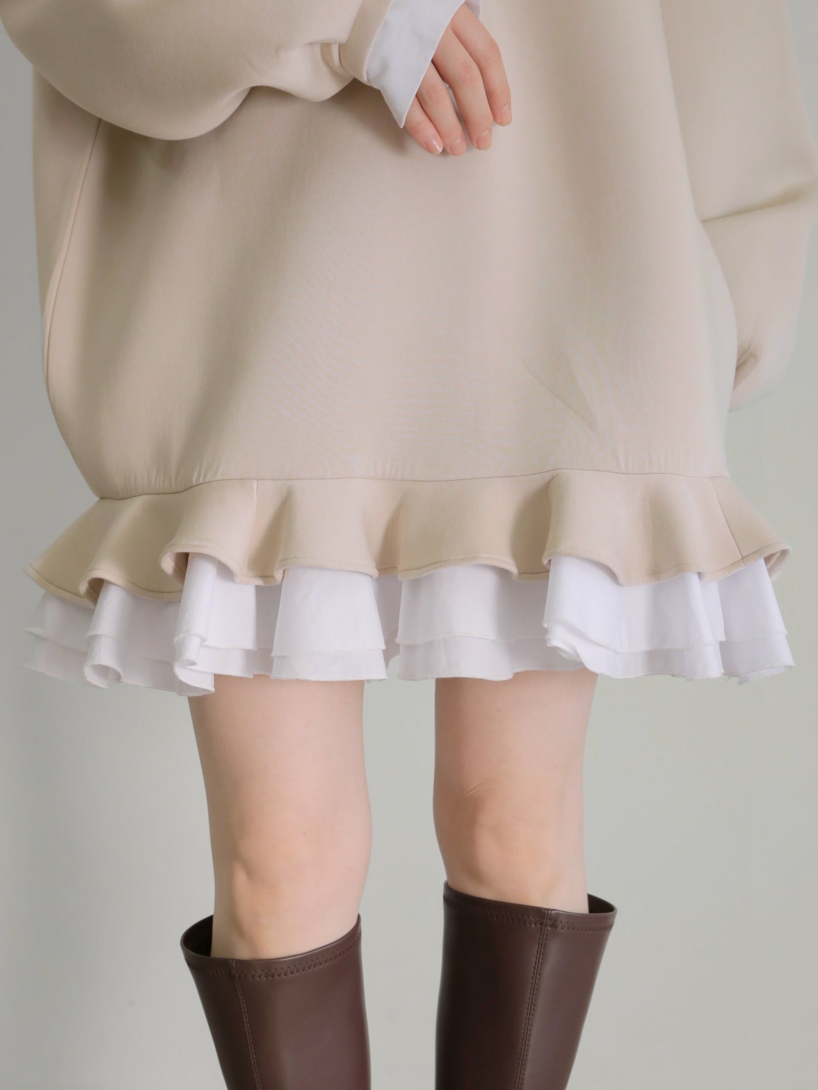 Olu.｜フリルレイヤードダンボールスウェット | Rakuten Fashion(楽天
