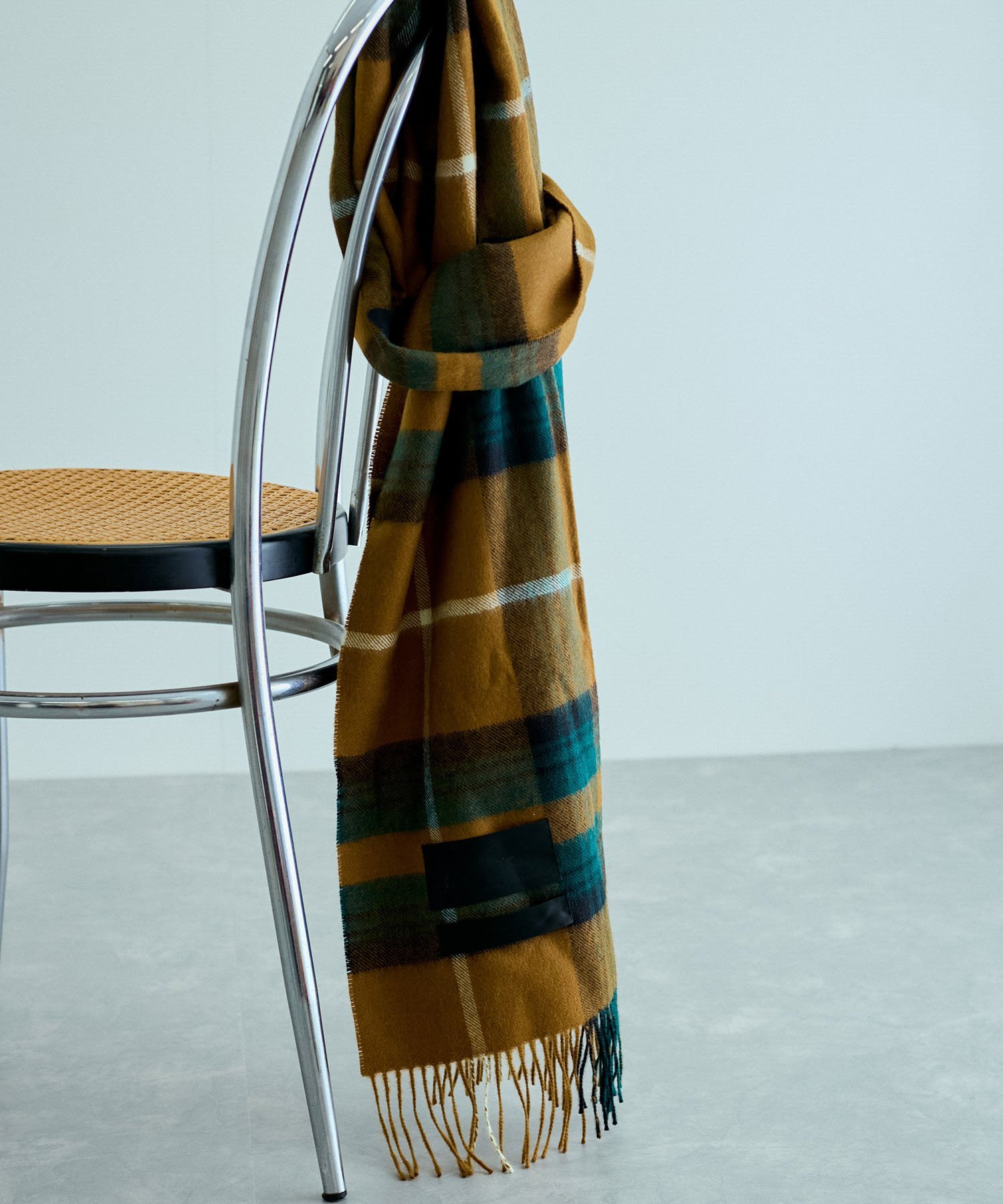 ADAM ET ROPE'｜【MAGNIBERG(マグニバーグ)】QUEEN SCARF | Rakuten