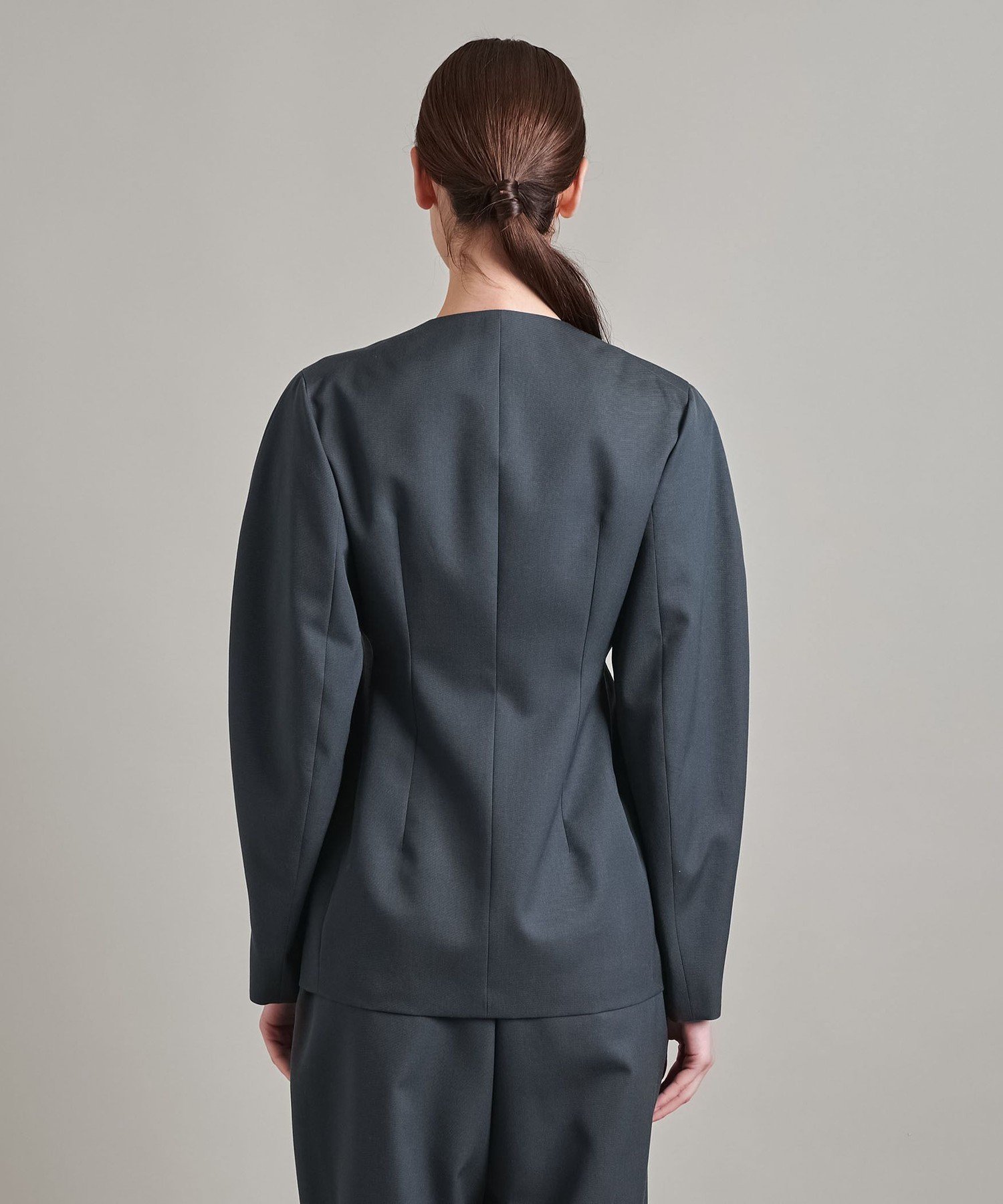 LOEFF（ロエフ）ウールギャバ カーブ ジャケット UNITED ARROWS LTD. OUTLET｜<LOEFF>ウール ギャバ カーブ ノーカラー