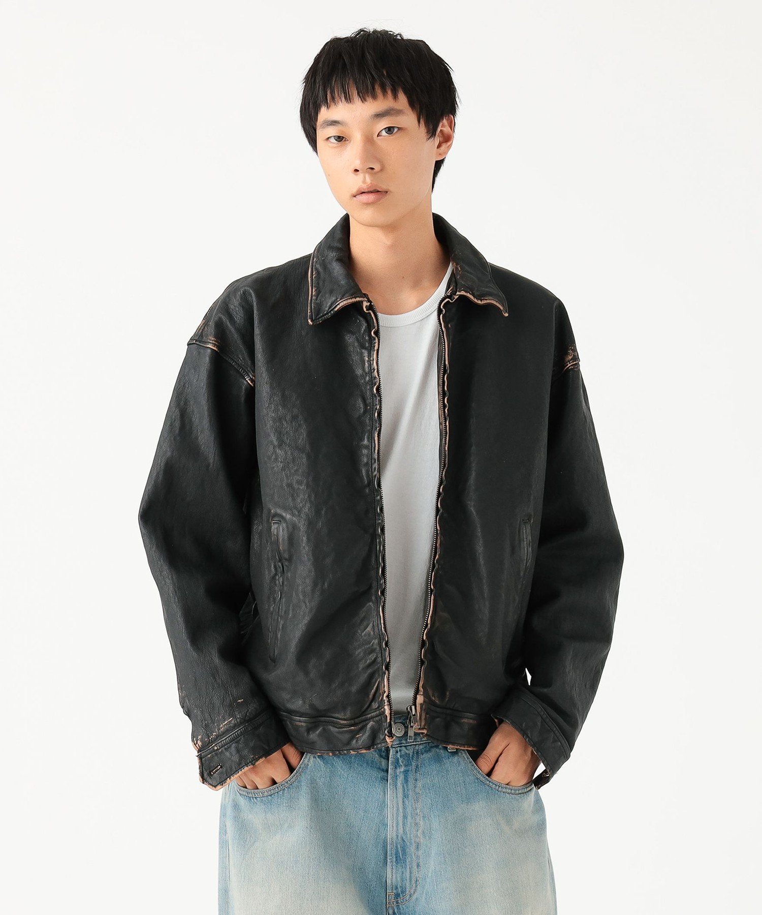 BEAMS MEN｜ワイドフィット ユーズド加工 レザージップブルゾン