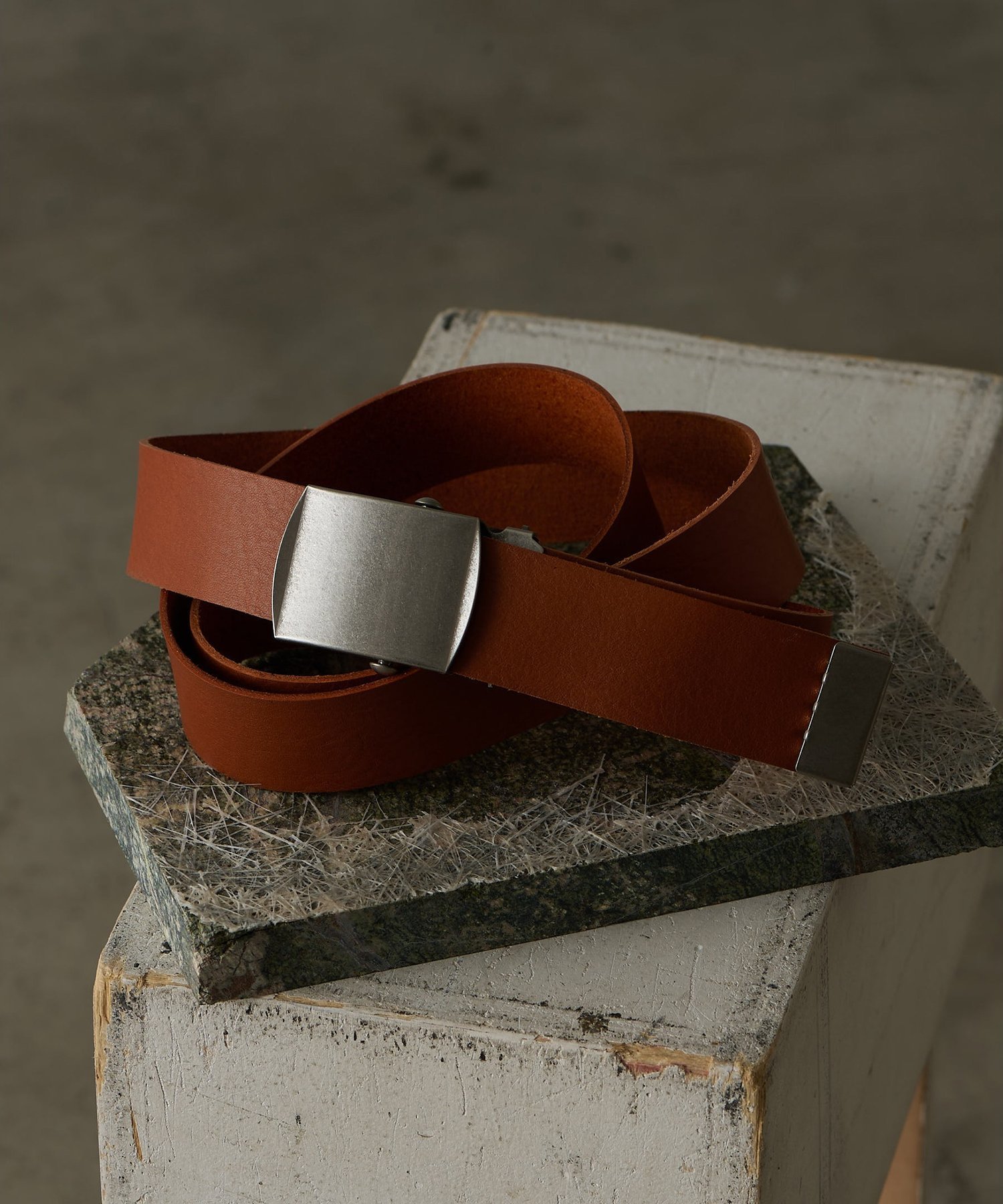 Whim Gazette｜【Hoaw.】レザーガチャベルト | Rakuten Fashion(楽天