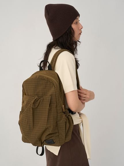 emmi｜ボックスチェックギャザーボディーバックパック | Rakuten