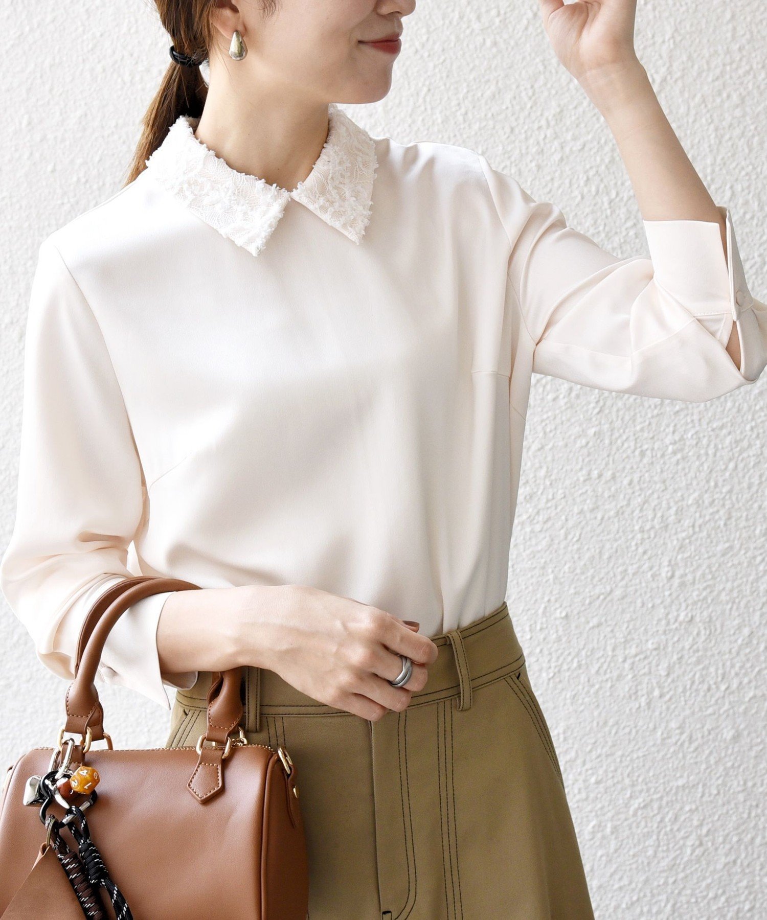 新品⭐︎SHIPS any「洗濯可能」サテン　レースカラーブラウス SHIPS any:〈洗濯機可能〉サテン レースカラー ブラウス（シャツ