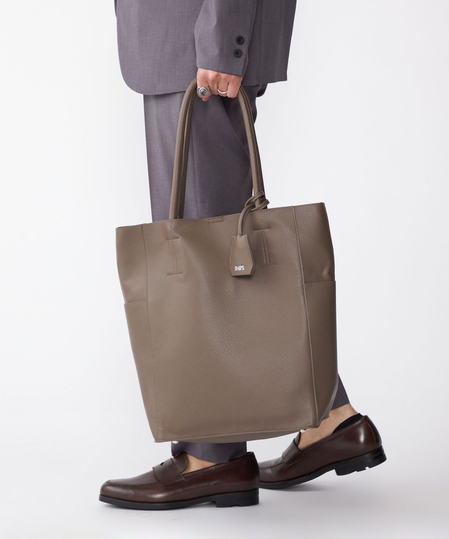 SHIPS｜【WEB限定】SHIPS: 合成皮革 ヴァーティカル ビズ トート