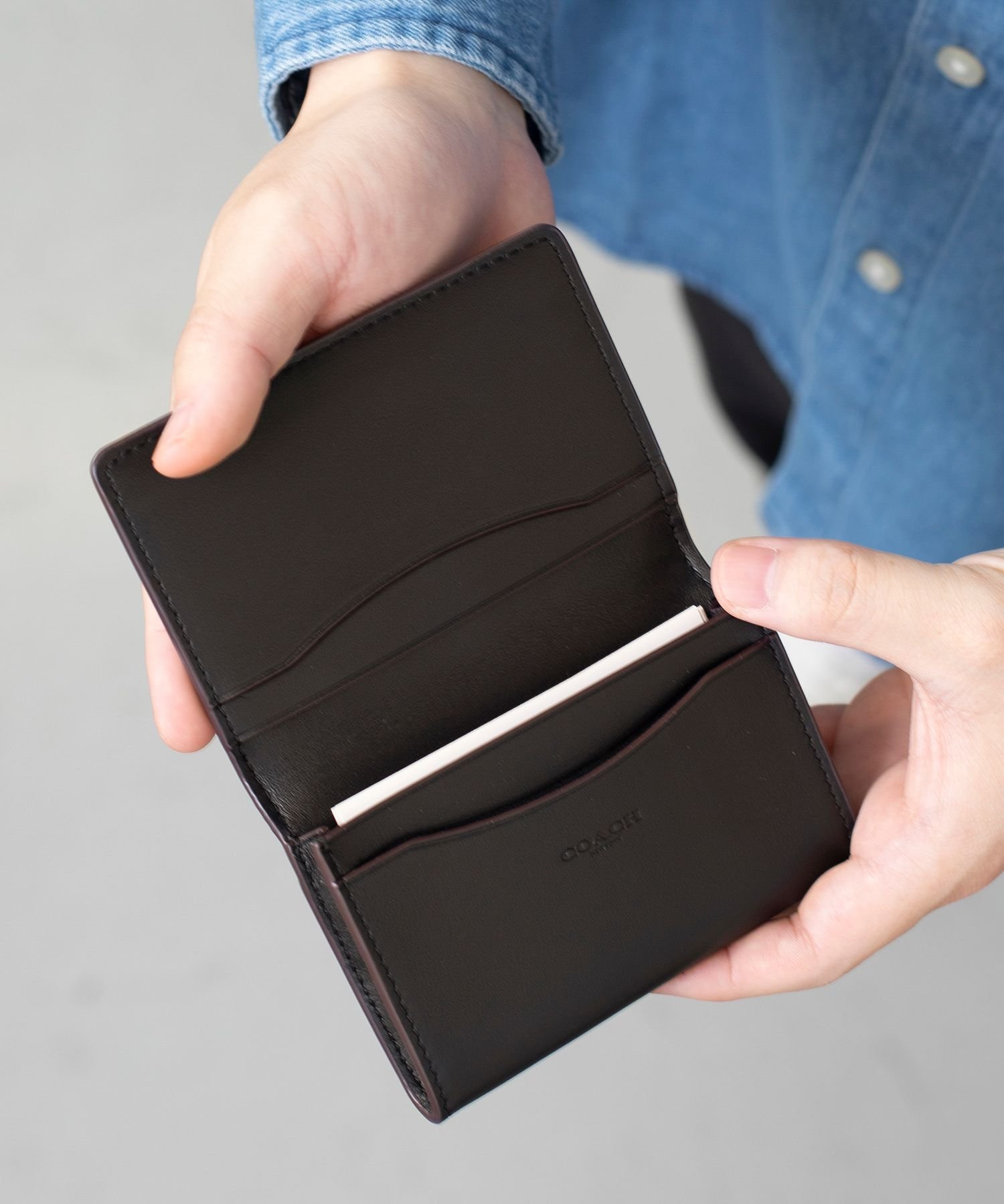 COACH OUTLET｜【公式】ビジネス カード ケース シグネチャー