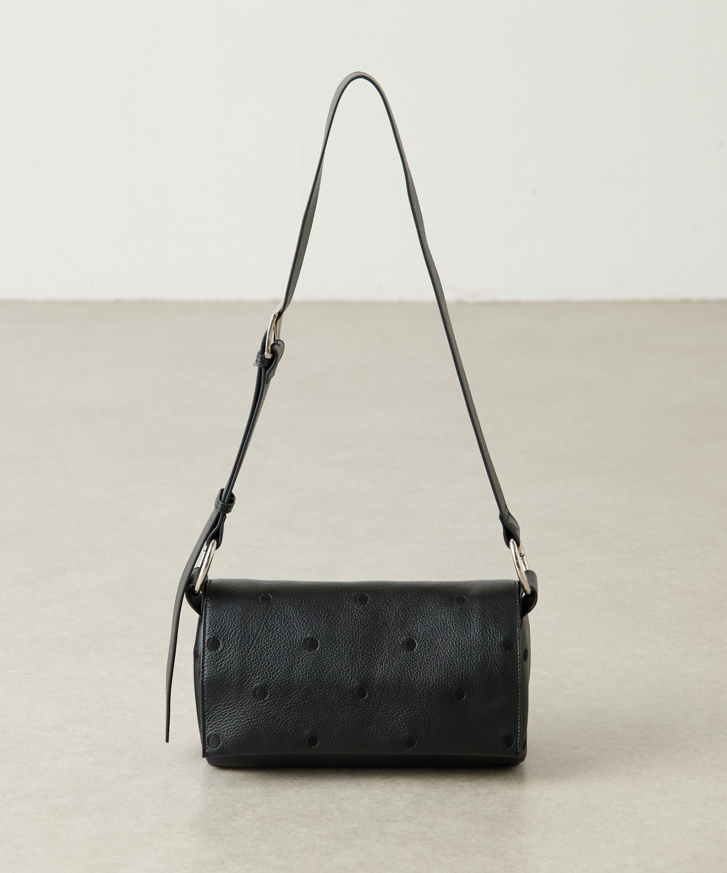 BEARDSLEY｜《本革》ドットボディバッグ | Rakuten Fashion(楽天