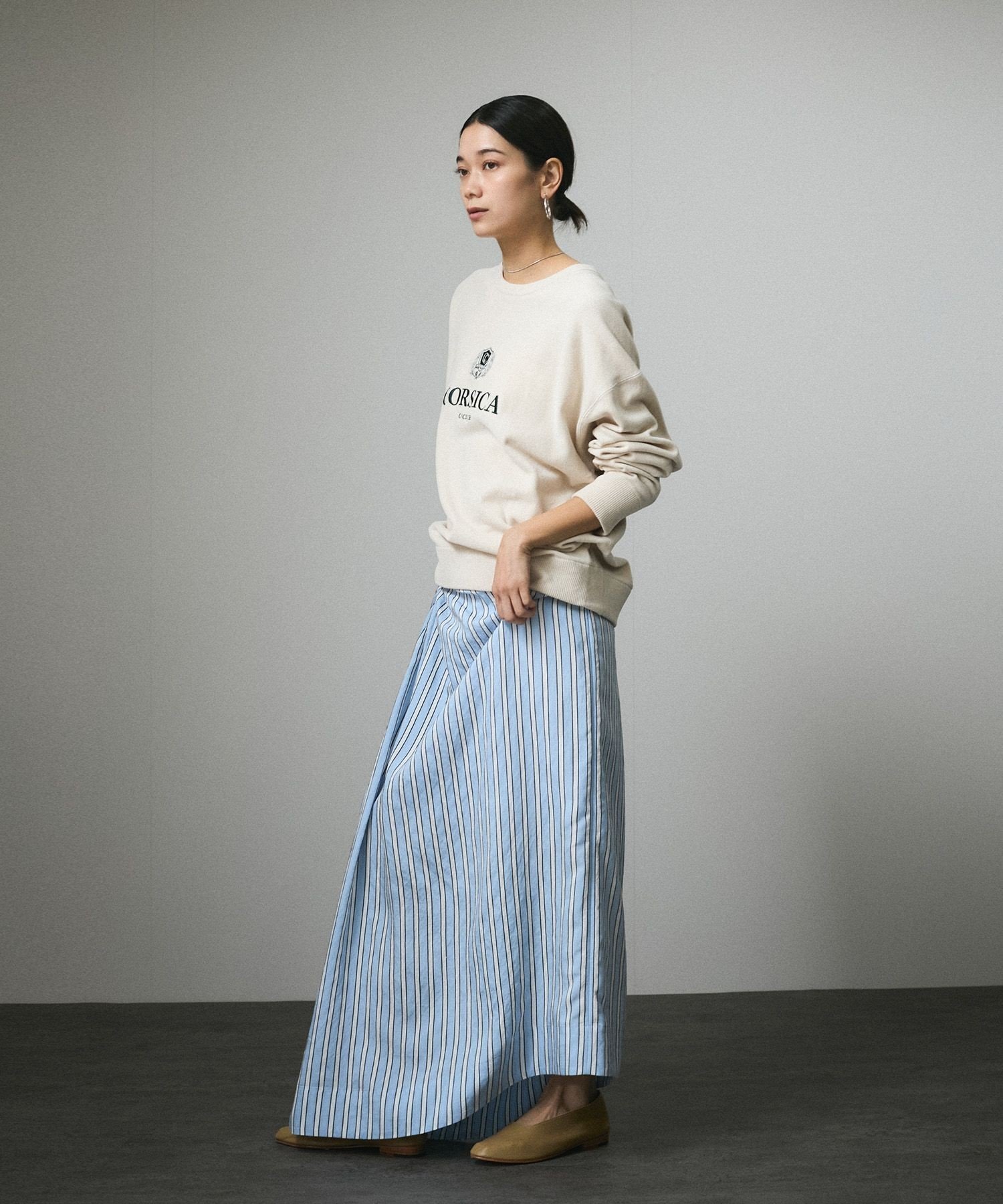 SALON adam et rope'｜刺繍ロゴスウェット -CreamyCotton /クリーミー