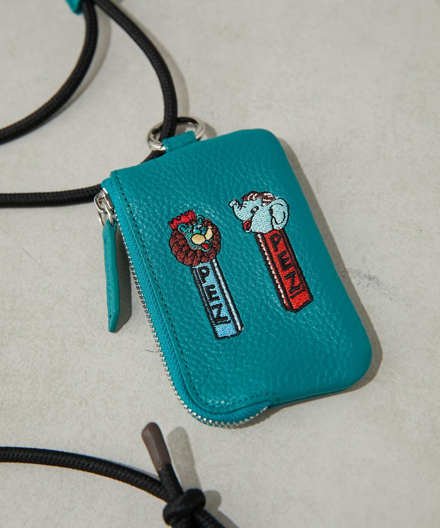 ear PAPILLONNER｜【PEZ(ペッツ) ×ear】WEB限定追加/牛革モバイル