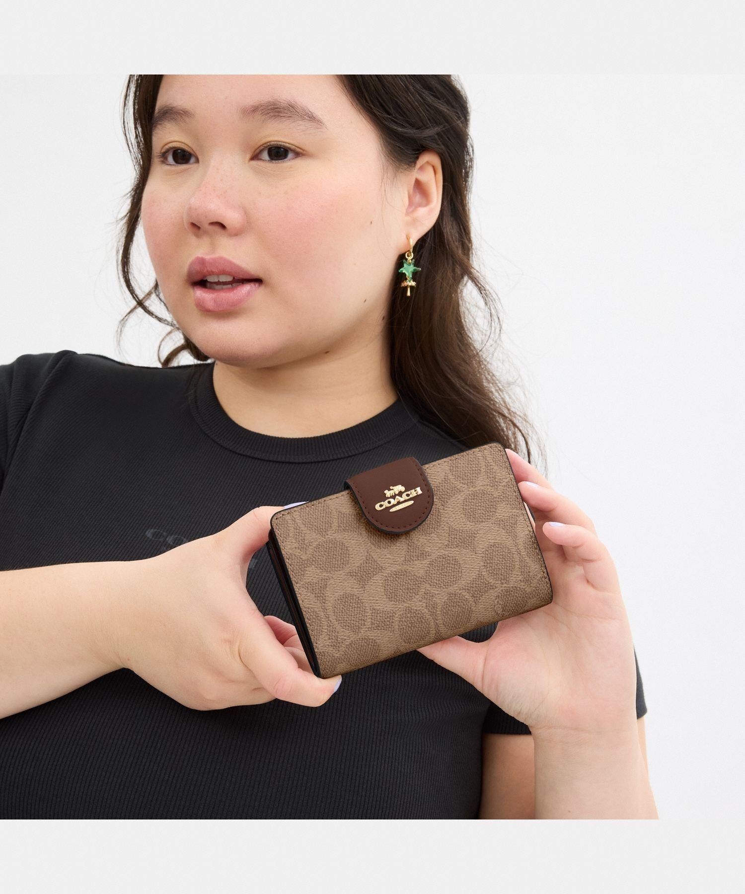 COACH OUTLET｜【公式】ミディアム コーナー ジップ ウォレット