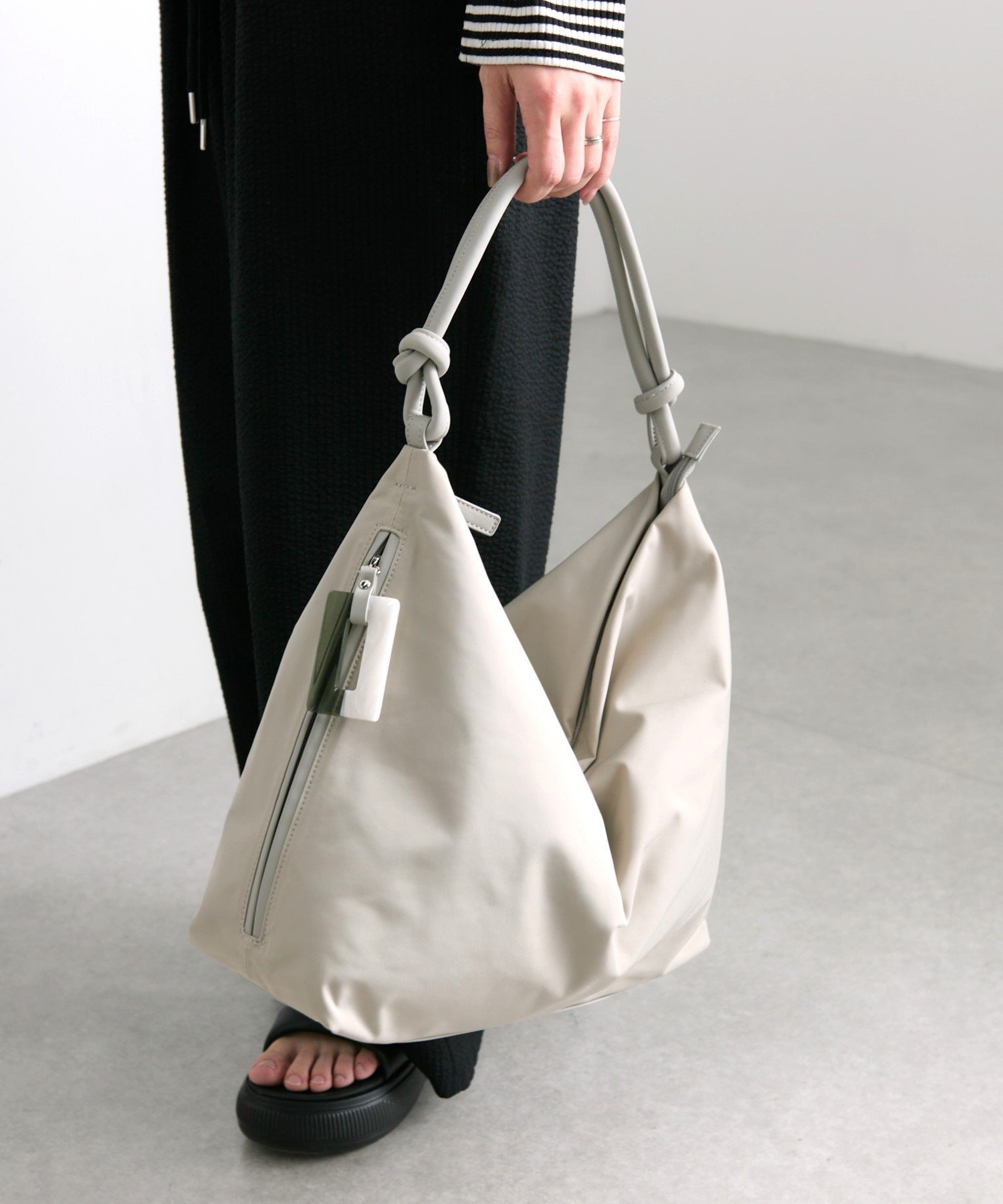 ear PAPILLONNER｜《撥水/軽量/A4サイズ対応》樹脂パーツワンハンドル