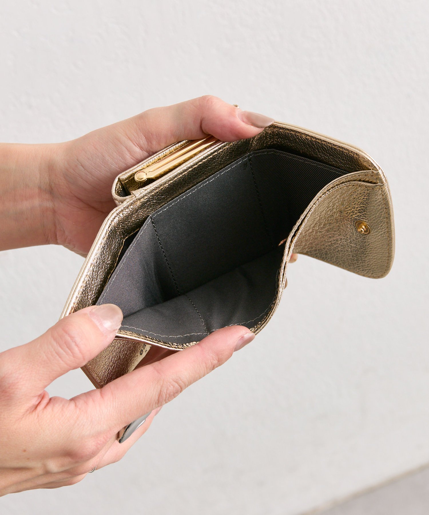 ear PAPILLONNER｜【PEZ(ペッツ) ×ear】本革/コラボ三つ折りがま口財布