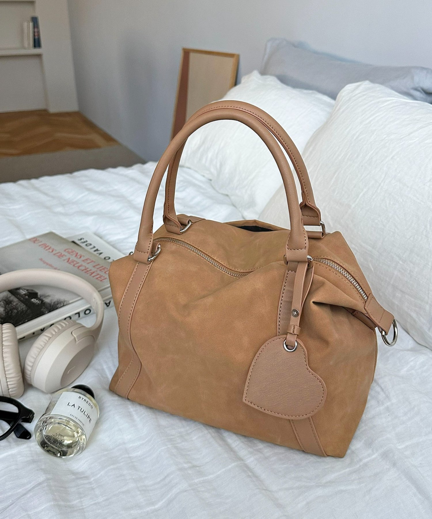 Discoat｜ミラーチャーム付ソフトボストンバッグ | Rakuten Fashion