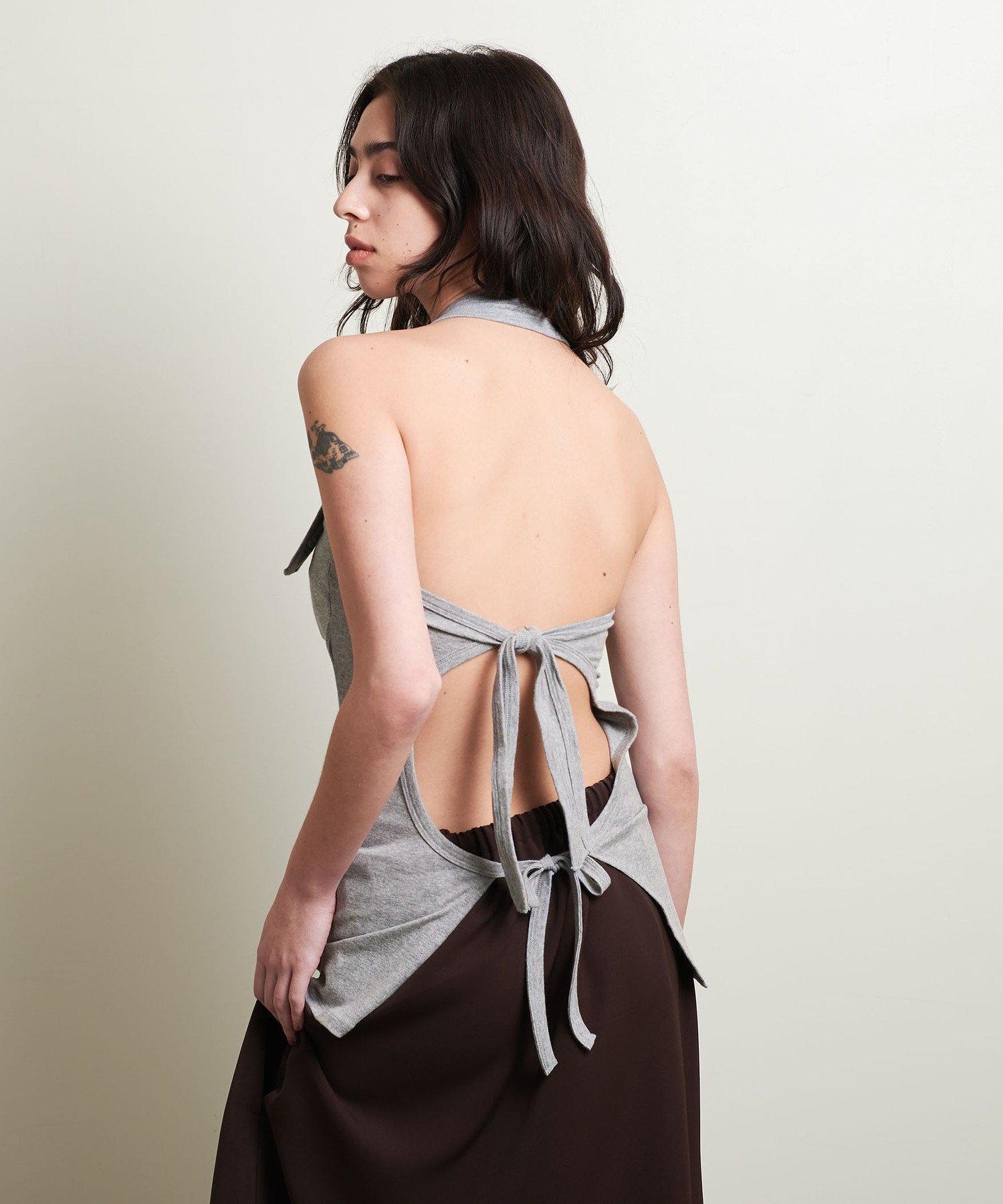 ＜ATTISESSION＞バックタイ ホルターネック トップス UNITED ARROWS LTD. OUTLET｜<ATTISESSION>バックタイ ホルターネック