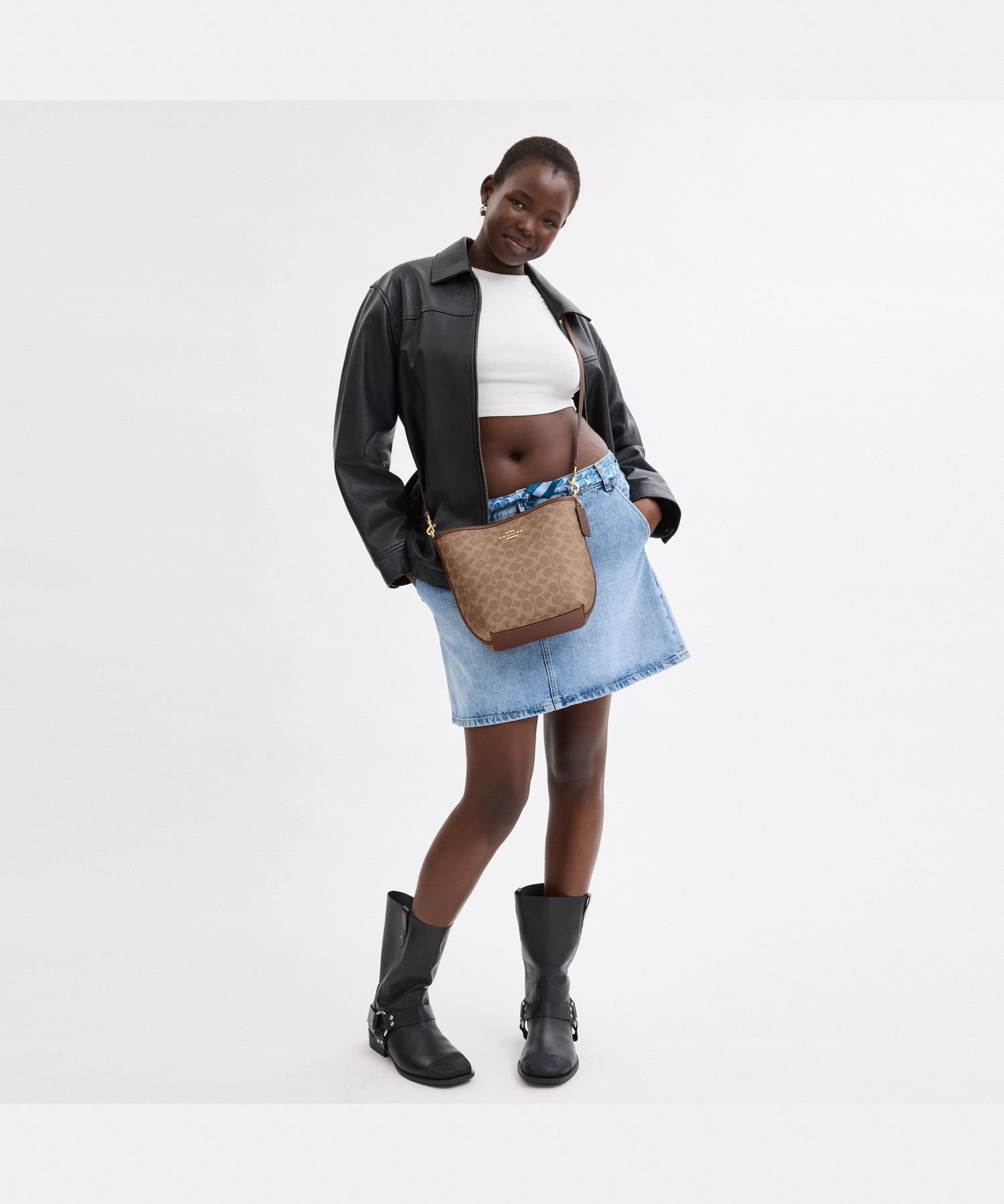 COACH OUTLET｜【公式】シティ バケット バッグ・シグネチャー