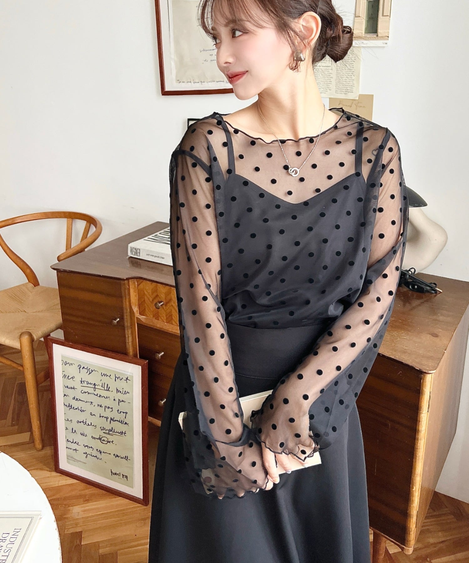 moment+｜フロッキードットチュールインナーキャミ付き長袖メロウ