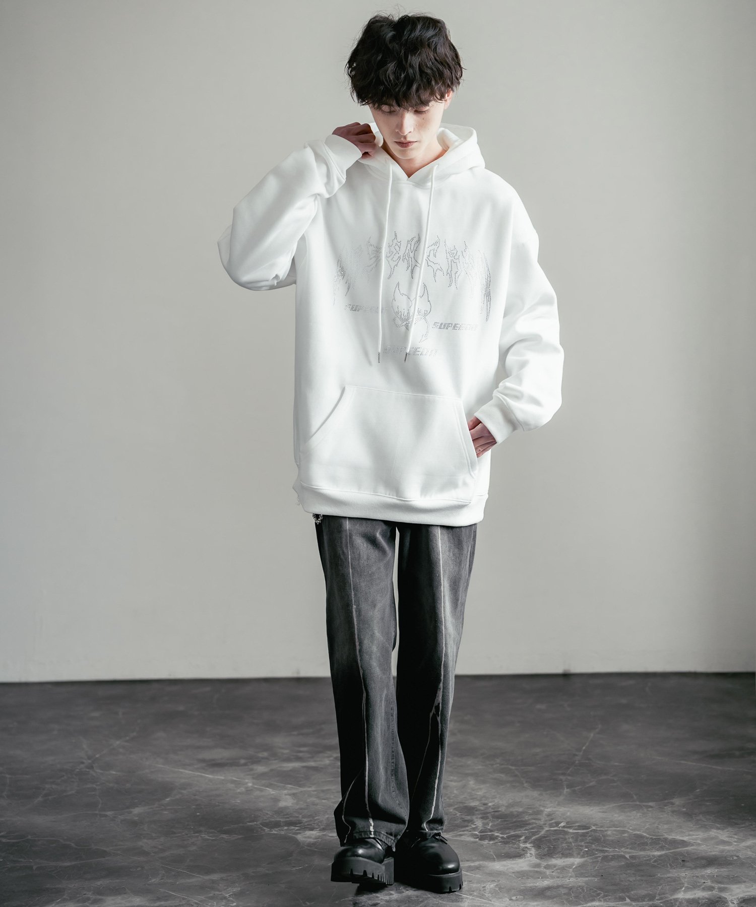 Rocky Monroe｜ラインストーンロゴプリント 裏起毛スウェットプル