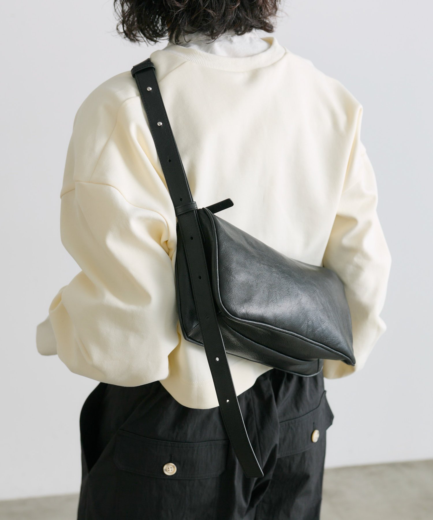 ear PAPILLONNER｜《本革/超軽量280g/全骨格◎》ミニスワローマチ