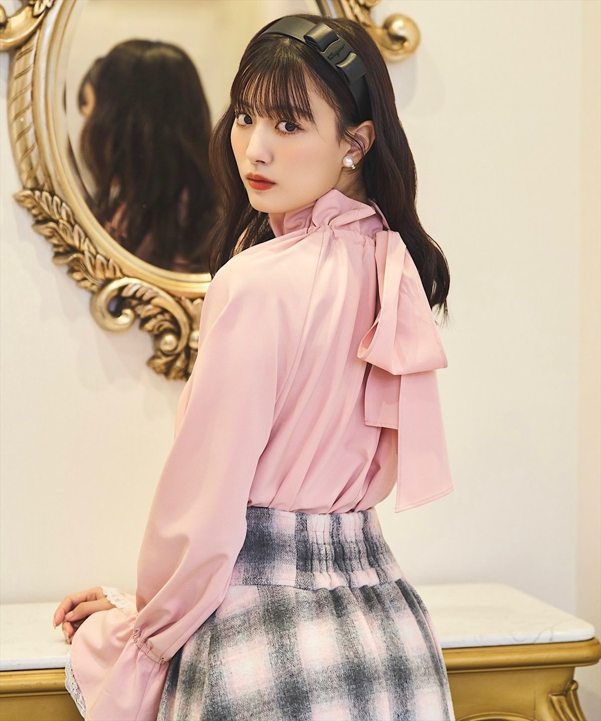 SWINGLE｜【鶴嶋乃愛コラボ】フリルハイネック2WAYリボンブラウス