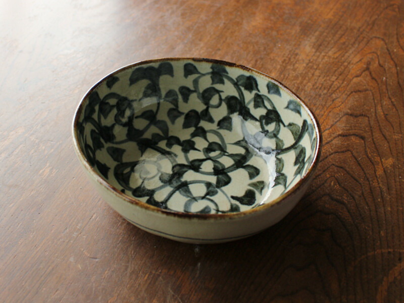 楽天市場】【アウトレット】手描きタコ唐草 楕円 深鉢 [17.5cm×15cm