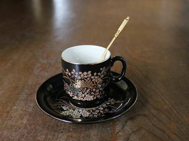 楽天市場】【アウトレット】黒巻金彩菊花 デミコーヒーカップ
