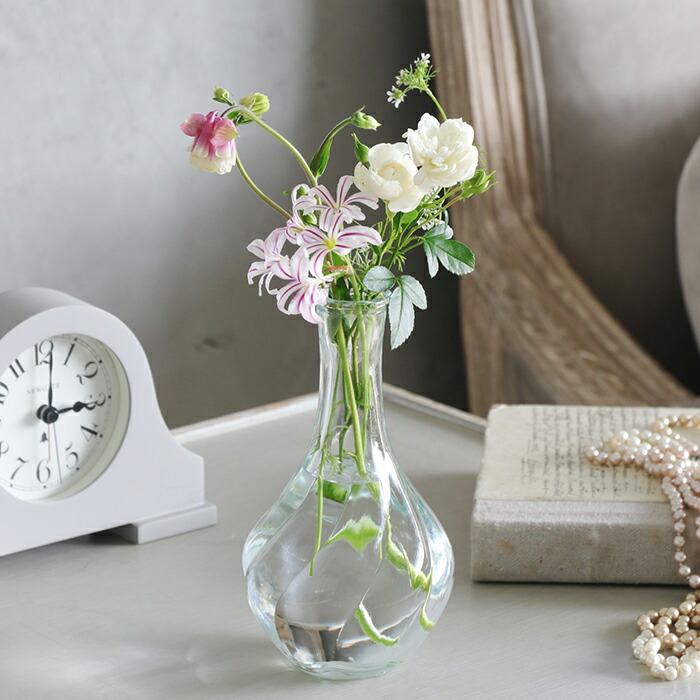 【専用出品】白梅の一輪挿し【Grace】 大好きな梅の季節 白梅と一輪挿し #yokofukuzawa #梅 #一輪挿し