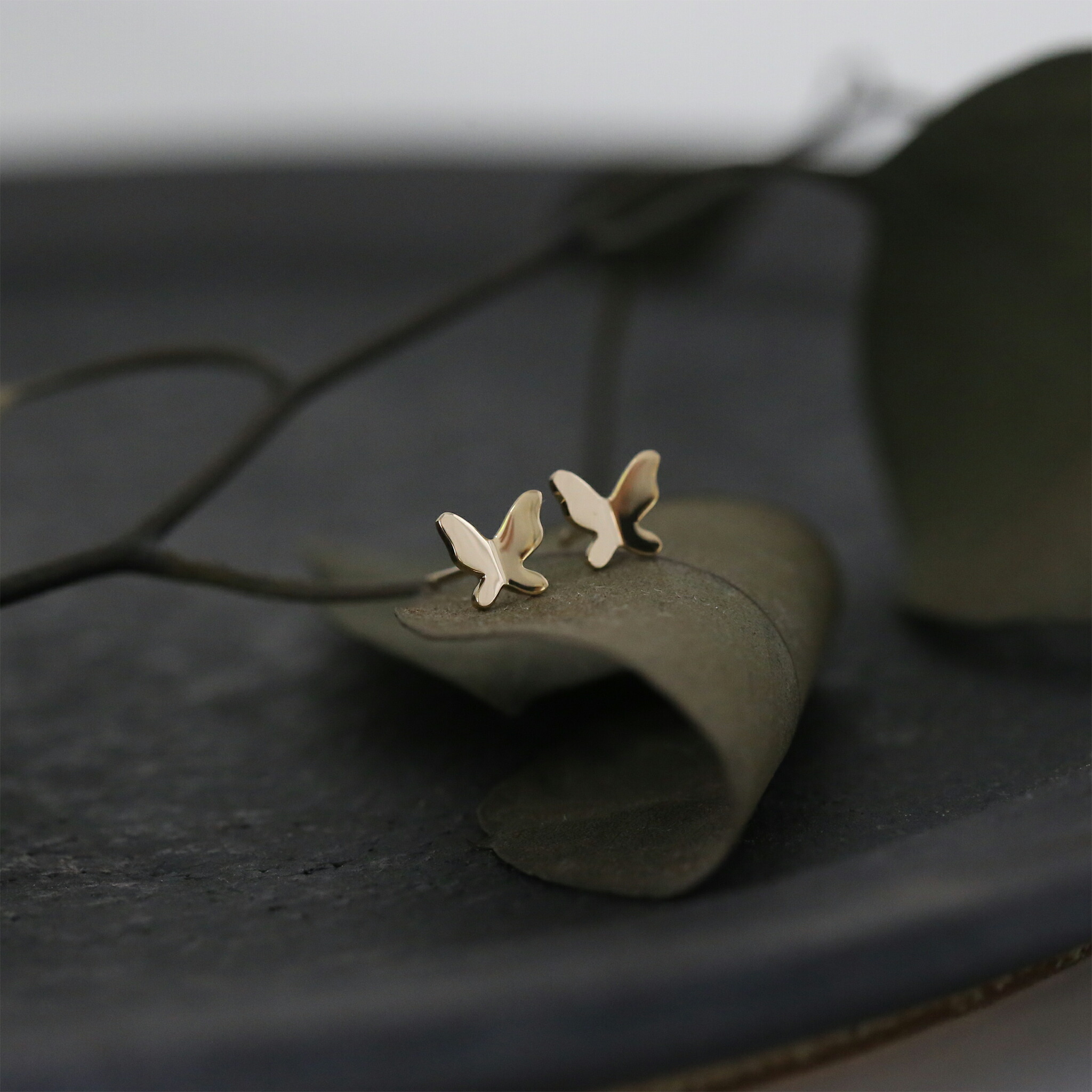 楽天市場】【Butterfly Pierce】 K10/K18/Pt900 バタフライ モチーフ
