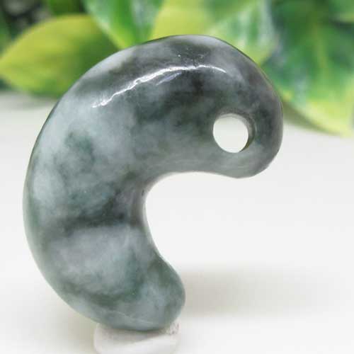 楽天市場】【天然石】糸魚川翡翠☆勾玉☆約24.5ミリ☆国石☆天然記念物