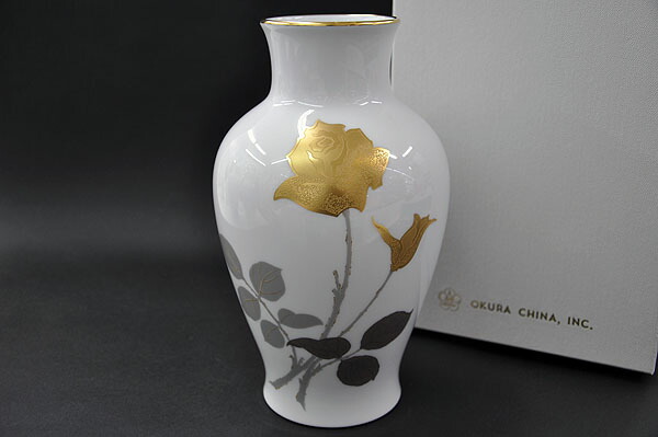 楽天市場】【送料無料】 大倉陶園金蝕バラ(2016) 28cm花生[花器][花瓶