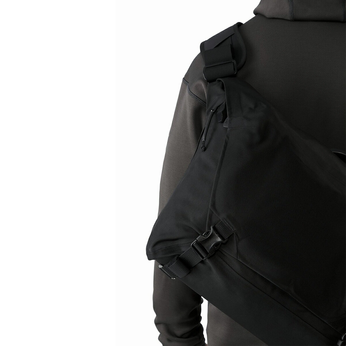 楽天市場】アークテリクス リーフ Arc'teryx LEAF COURIER BAG 15