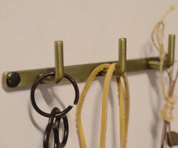 楽天市場】『アイアン壁掛けフックアンティークゴールド3連』壁付け