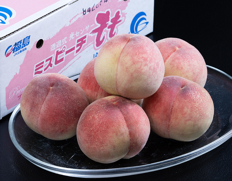 伊達の桃（かための桃）」 福島県産 特秀品 約1.2kg×2箱（1箱：4〜7玉