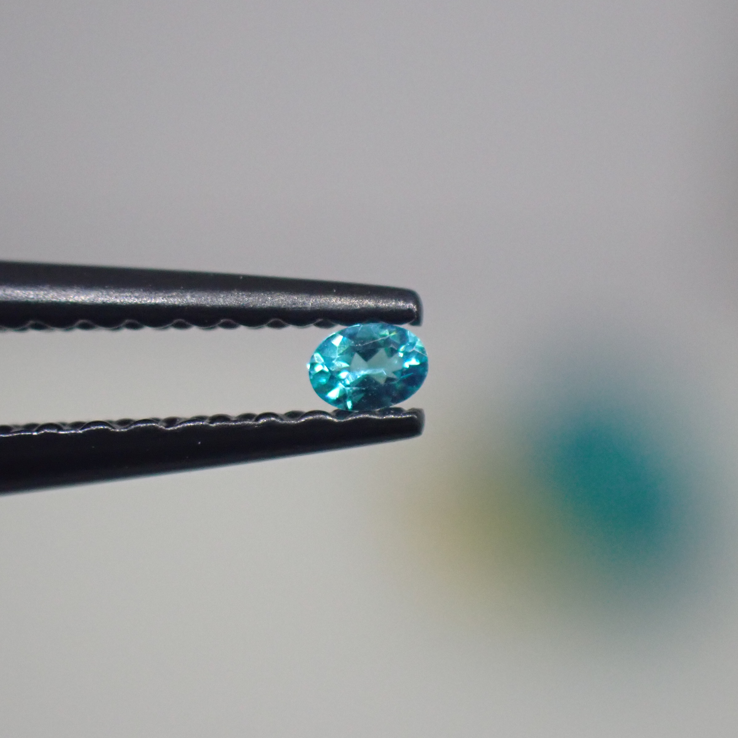 鮮やかな水色☆キラっと輝きも楽しめるパライバトルマリン 0.019ct