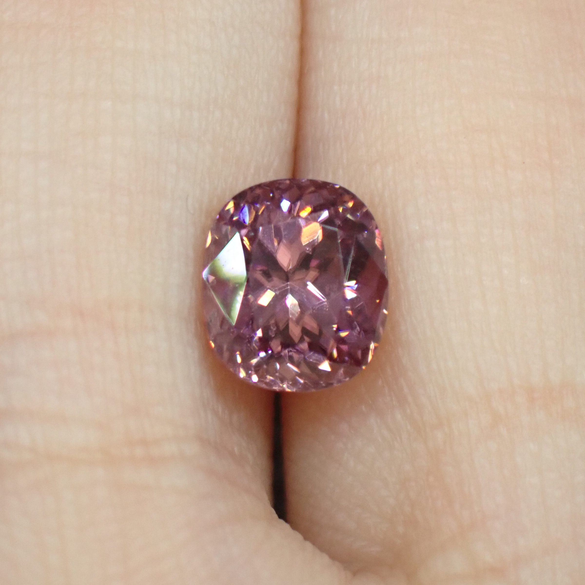 シックな大人ピンク☆ピンクジルコン 2.906ct | 宝石つむり