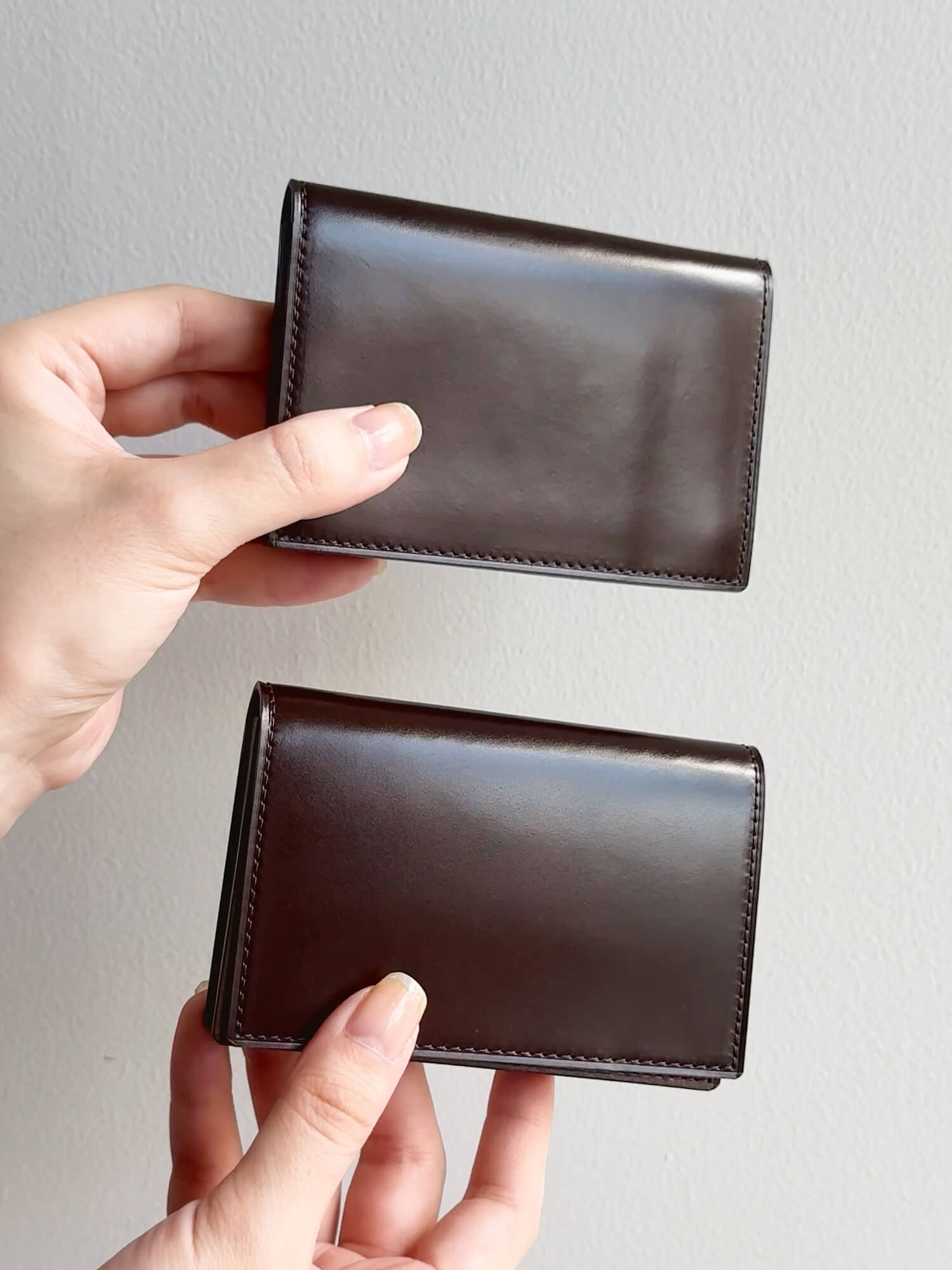 コードバン 二折札入れ 002 – 二つ折り財布 – 土屋鞄製造所