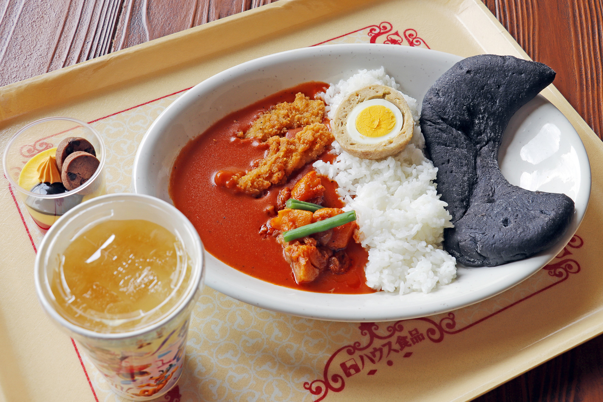 期間限定の食べ歩きフードも必見！ 東京ディズニーシー「ピクサー