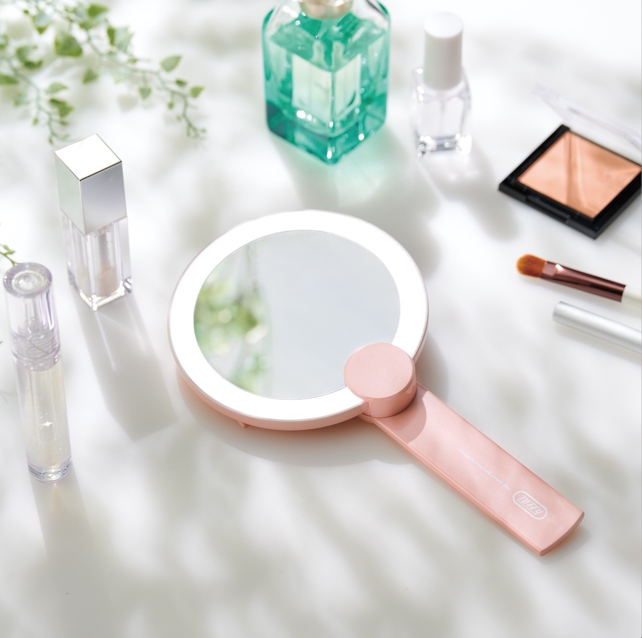 LEDライトつきコンパクトミラー「Toffy beauty LED ハンディ＆スタンド