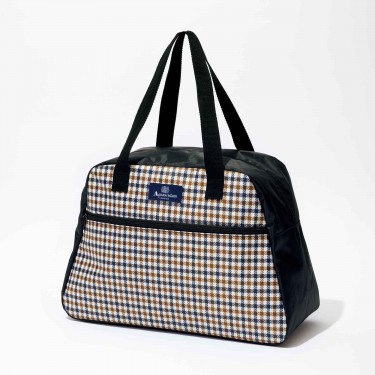 付録は英国老舗「アクアスキュータム」の大容量ボストンバッグ、GLOW 3