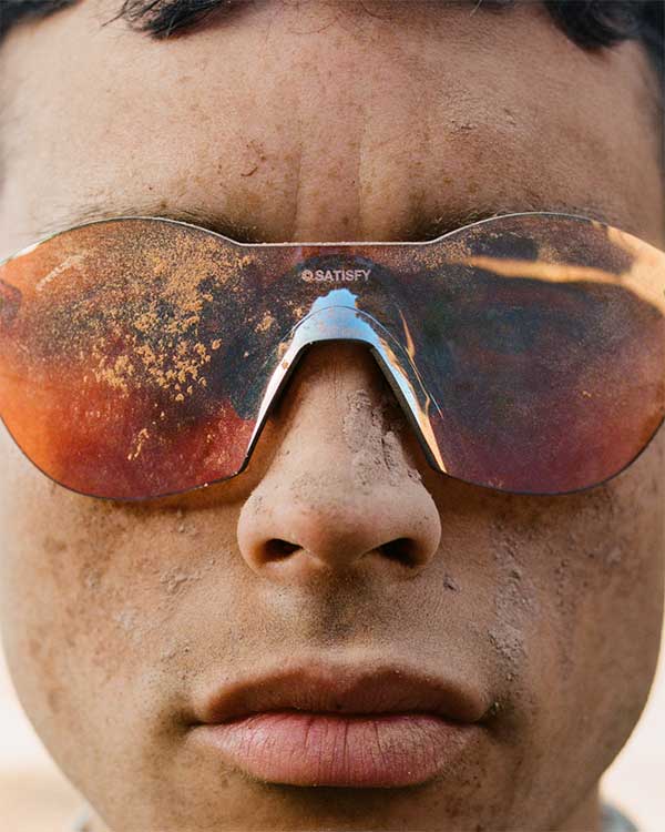 Oakley® X Satisfy®】ランナーのライフスタイルに寄り添うカプセル