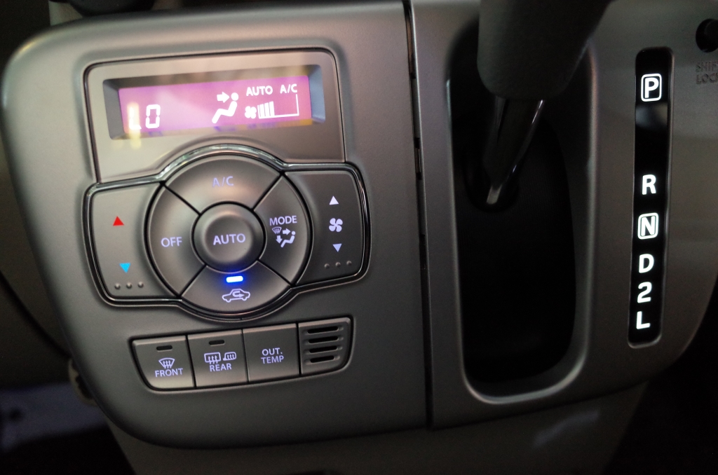 エブリィワゴンのエアコンパネル他スイッチ類のLED打ち替え（色替え