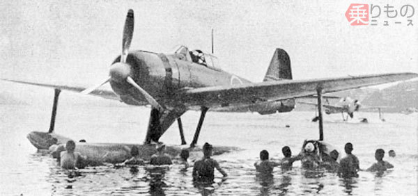 戦闘力低い下駄履き零戦「二式水上戦闘機」 なぜ旧日本軍では重宝され