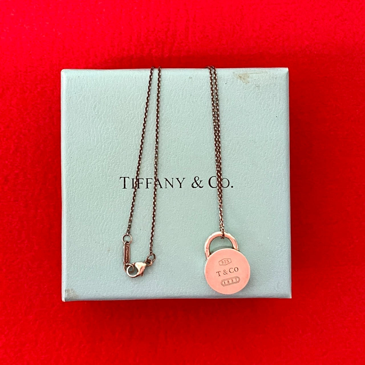 TIFFANY&Co. ラウンドロック – Trip