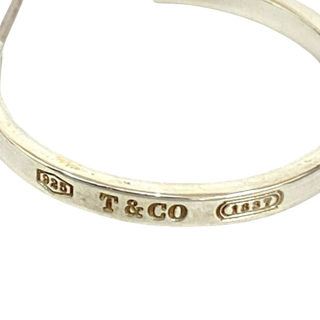 TIFFANY&Co. ティファニー 1837 ナロー フープ ピアス – Trip