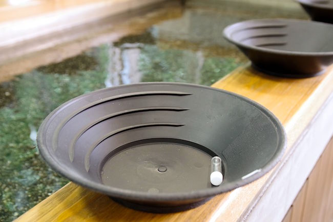 ありがとう砂金。山梨の「砂金採り」体験施設が、現在20％増量中