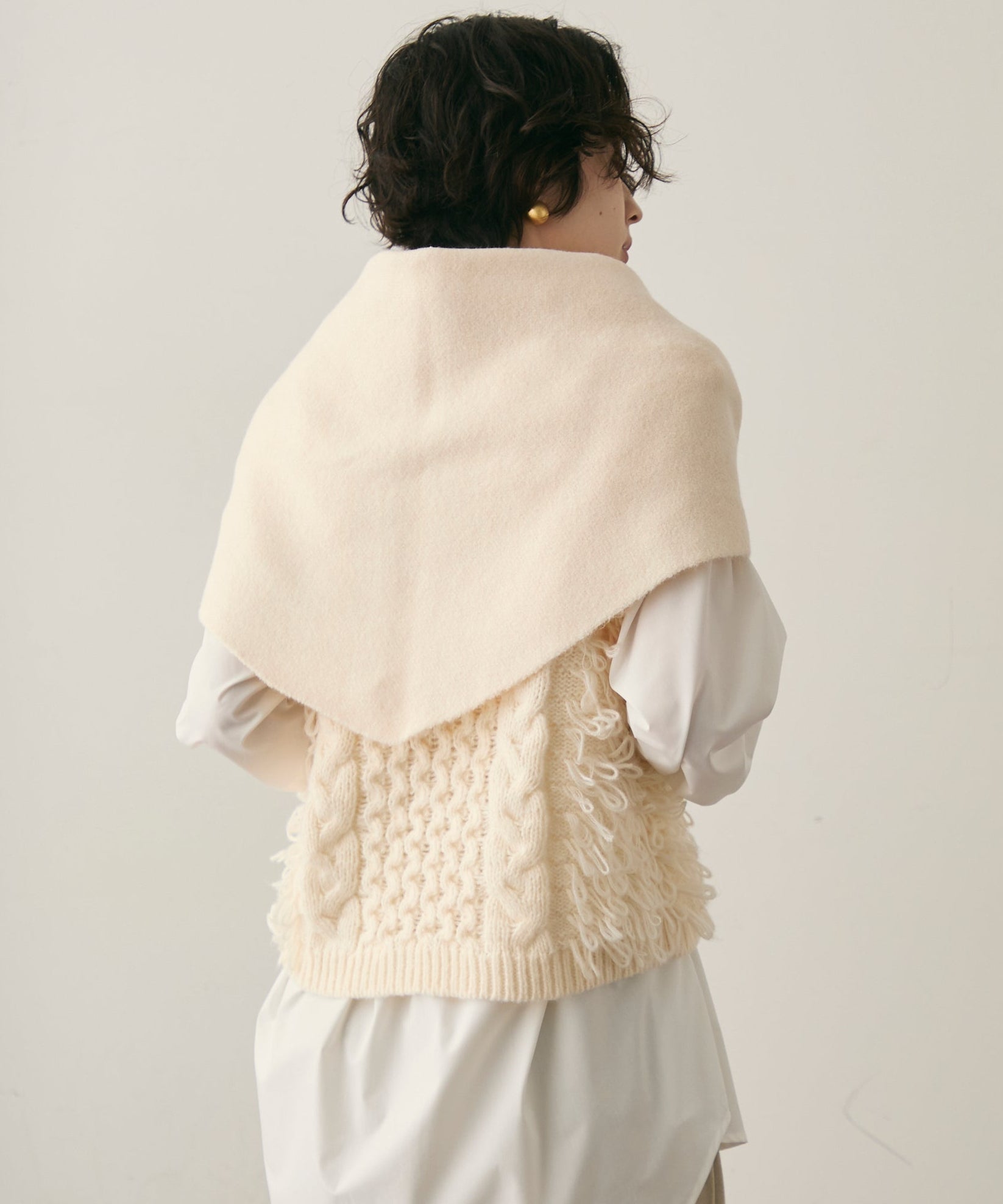 もちもちニットトライアングルスカーフ | Trish