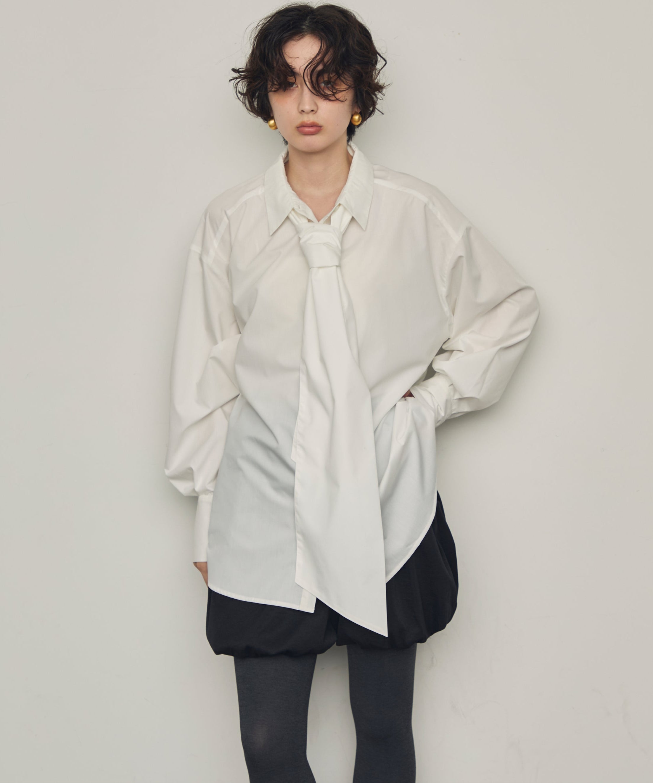 ボウタイ付きロングスリーブシャツ | Trish